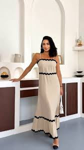 Vestido Largo  con Aplique